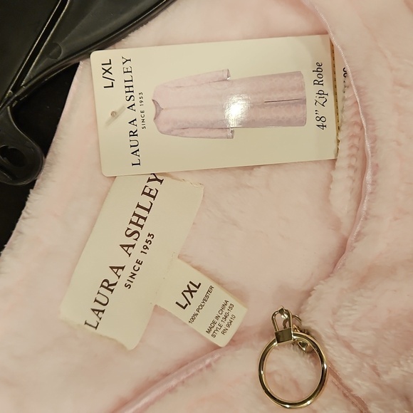 💕LAURA ASHLEY💕 48" Zip Robe ~ Pink Damask L/XL NWT - Picture 6 of 9
